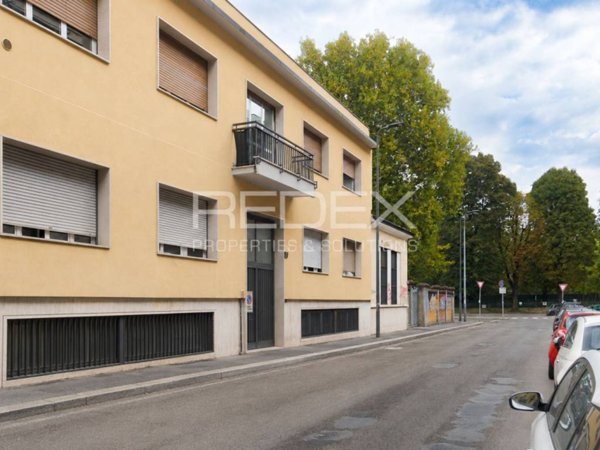 appartamento in vendita a Milano in zona Loreto