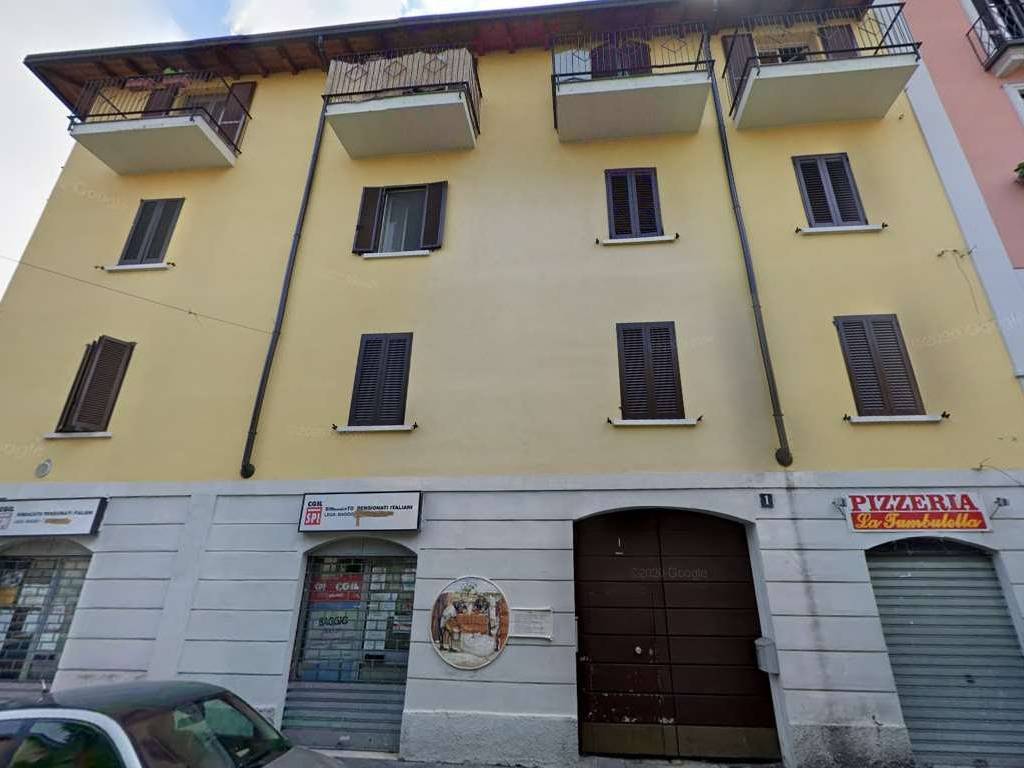 appartamento in vendita a Milano in zona Baggio