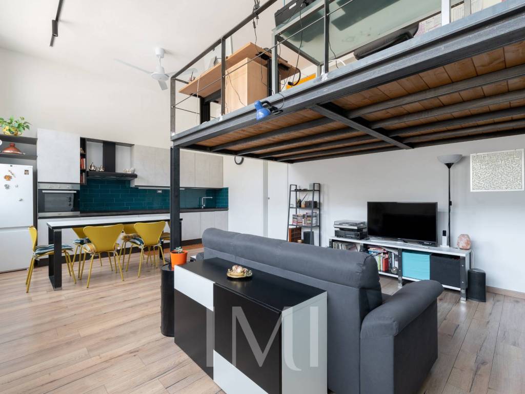 appartamento in vendita a Milano in zona Lorenteggio