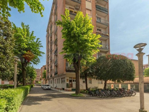 appartamento in vendita a Milano in zona Ronchetto sul Naviglio