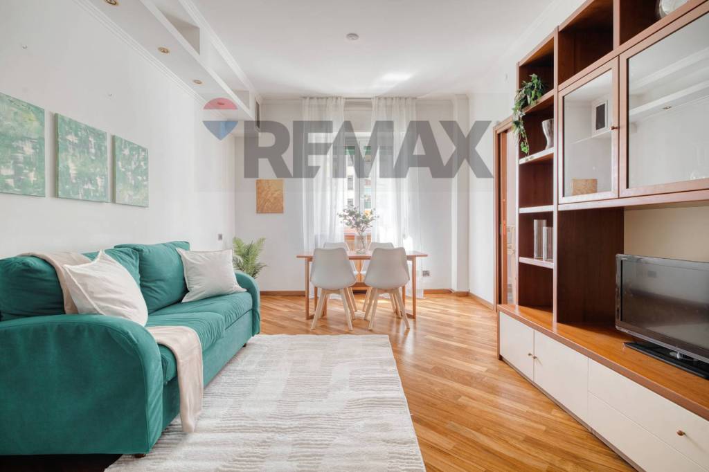 appartamento in vendita a Milano in zona Lorenteggio