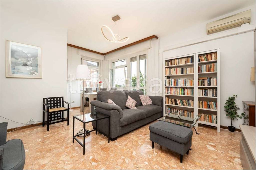 appartamento in vendita a Milano in zona Affori