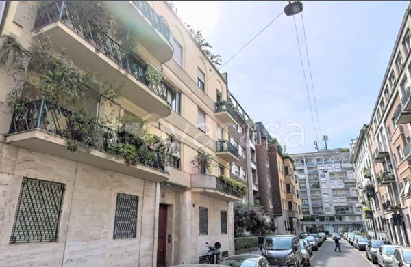 appartamento in vendita a Milano in zona Porta Magenta