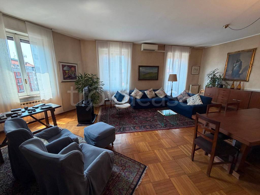 appartamento in vendita a Milano in zona Solari