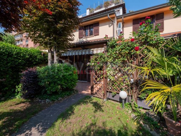 casa indipendente in vendita a Milano in zona Quarto Cagnino