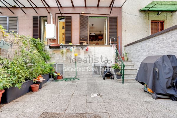 appartamento in vendita a Milano in zona Corvetto