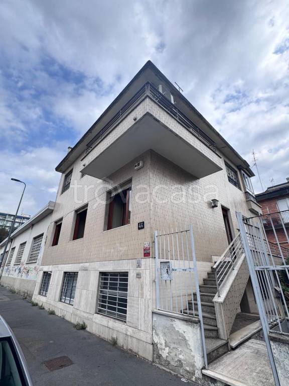 casa indipendente in vendita a Milano in zona Turro