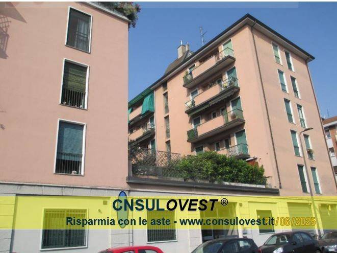appartamento in vendita a Milano in zona Cascina dei Pomi