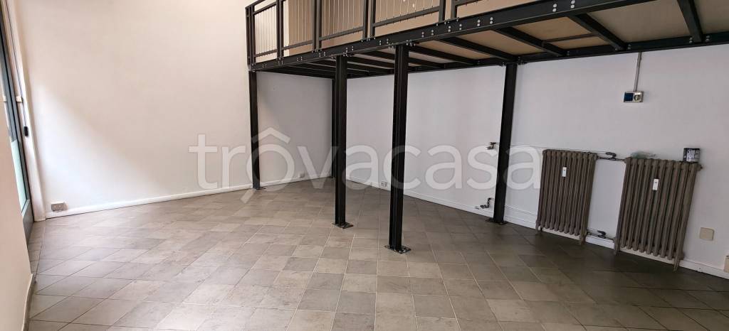 negozio in vendita a Milano in zona Loreto
