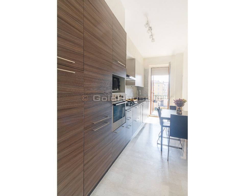 appartamento in vendita a Milano in zona Corsica