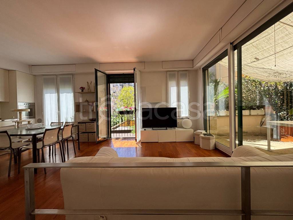 appartamento in vendita a Milano in zona Solari