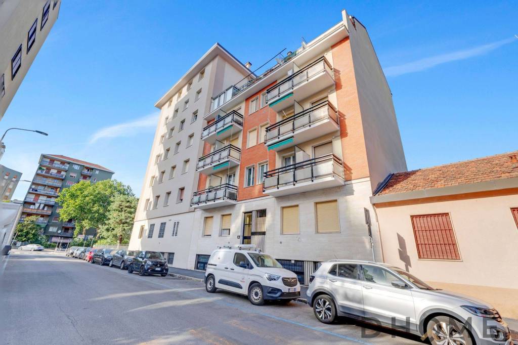 appartamento in vendita a Milano in zona Bande Nere