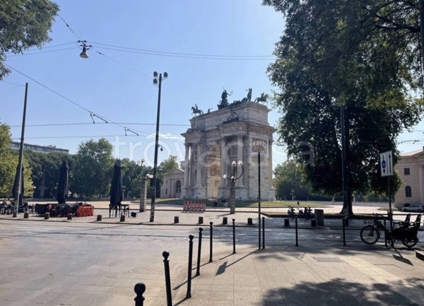 ufficio in vendita a Milano in zona Sempione