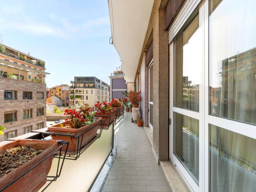 appartamento in vendita a Milano in zona Porta Genova