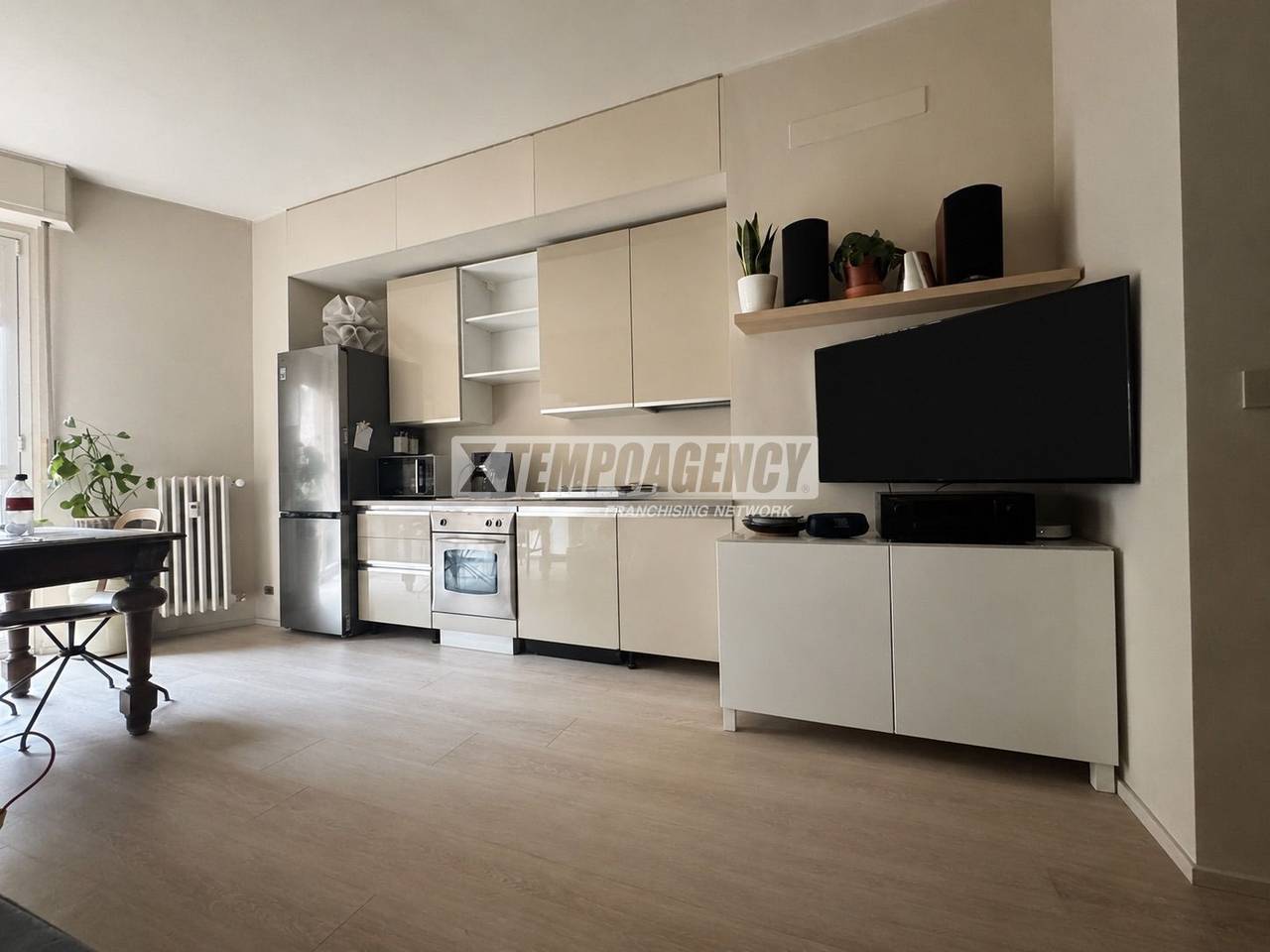 appartamento in vendita a Milano in zona Lorenteggio