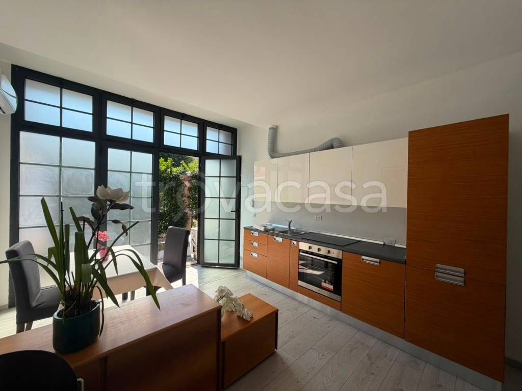 appartamento in vendita a Milano in zona Vigentino