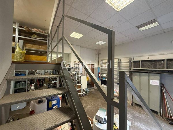 locale commerciale in vendita a Milano in zona Ghisolfa