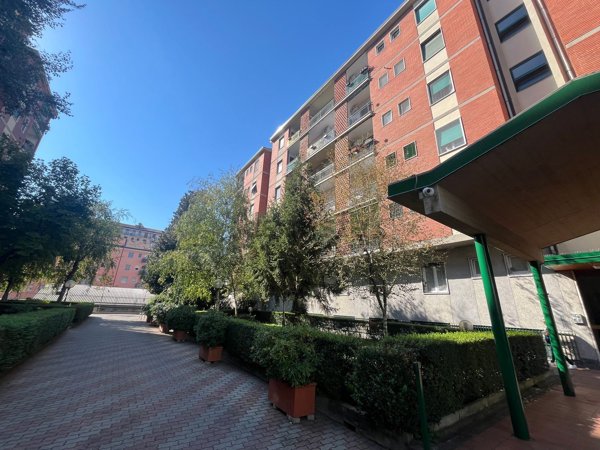 appartamento in vendita a Milano in zona Lorenteggio