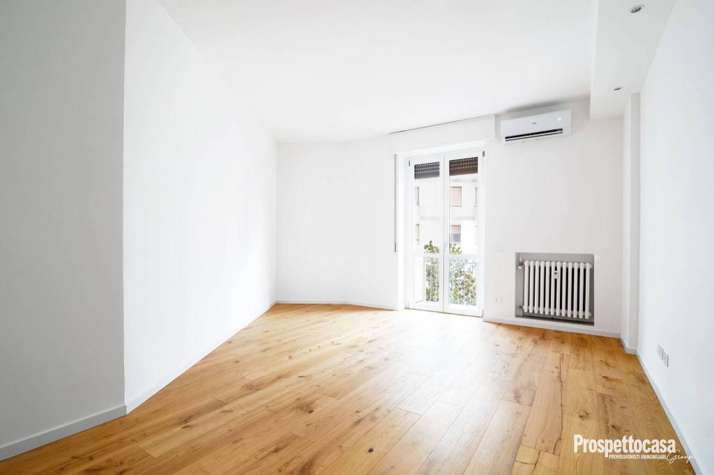 appartamento in vendita a Milano in zona Lorenteggio