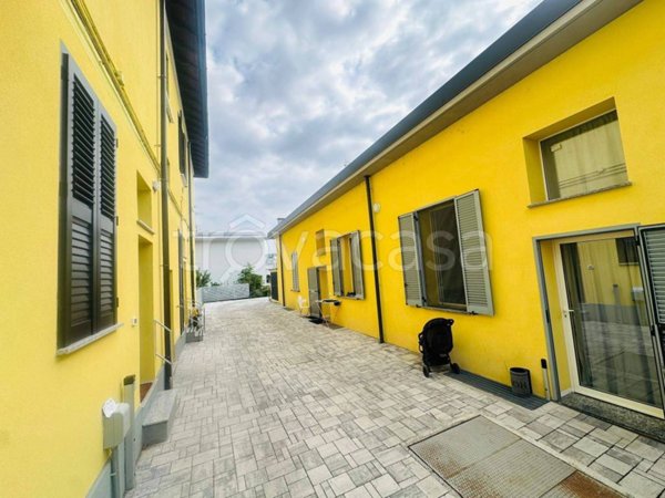 appartamento in vendita a Milano in zona Barona