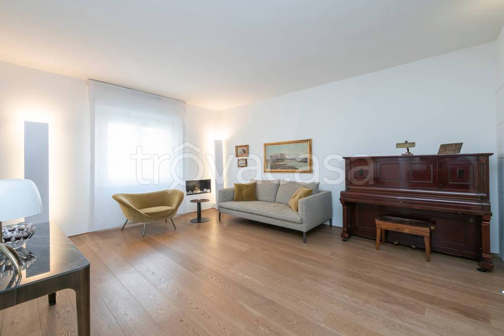 appartamento in vendita a Milano in zona Solari