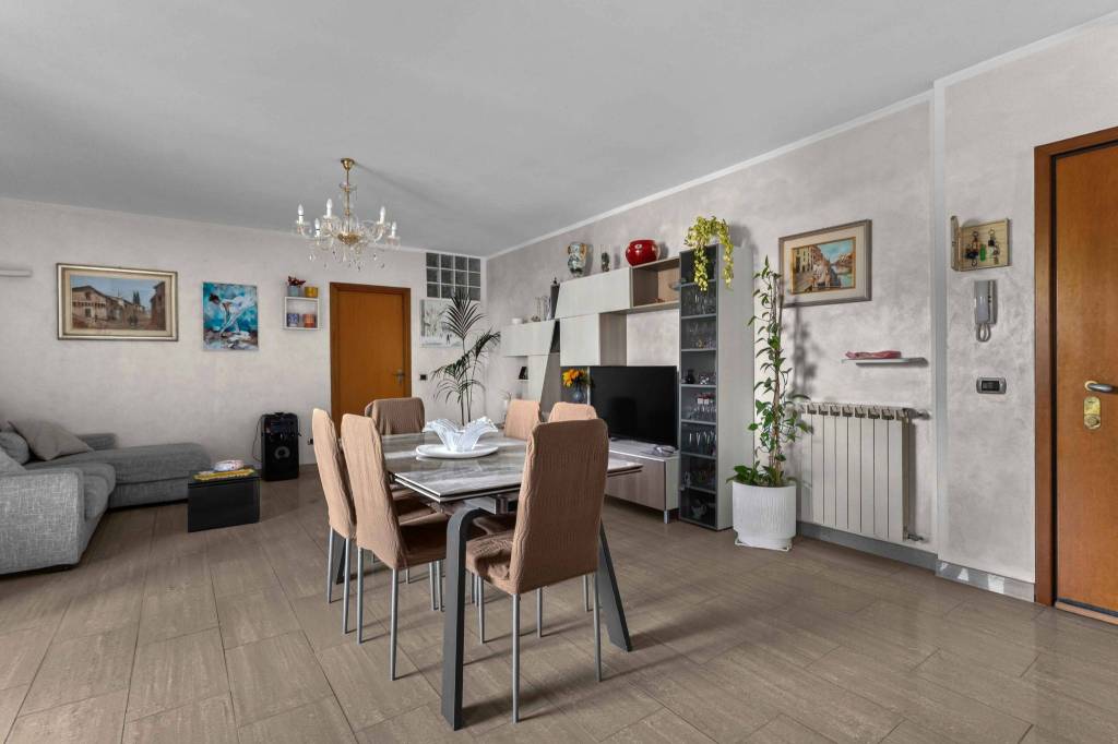 appartamento in vendita a Milano in zona Chiesa Rossa