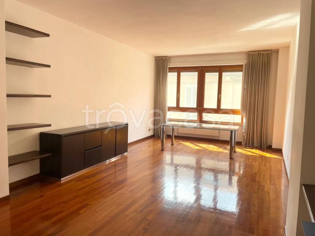 appartamento in vendita a Milano in zona Solari