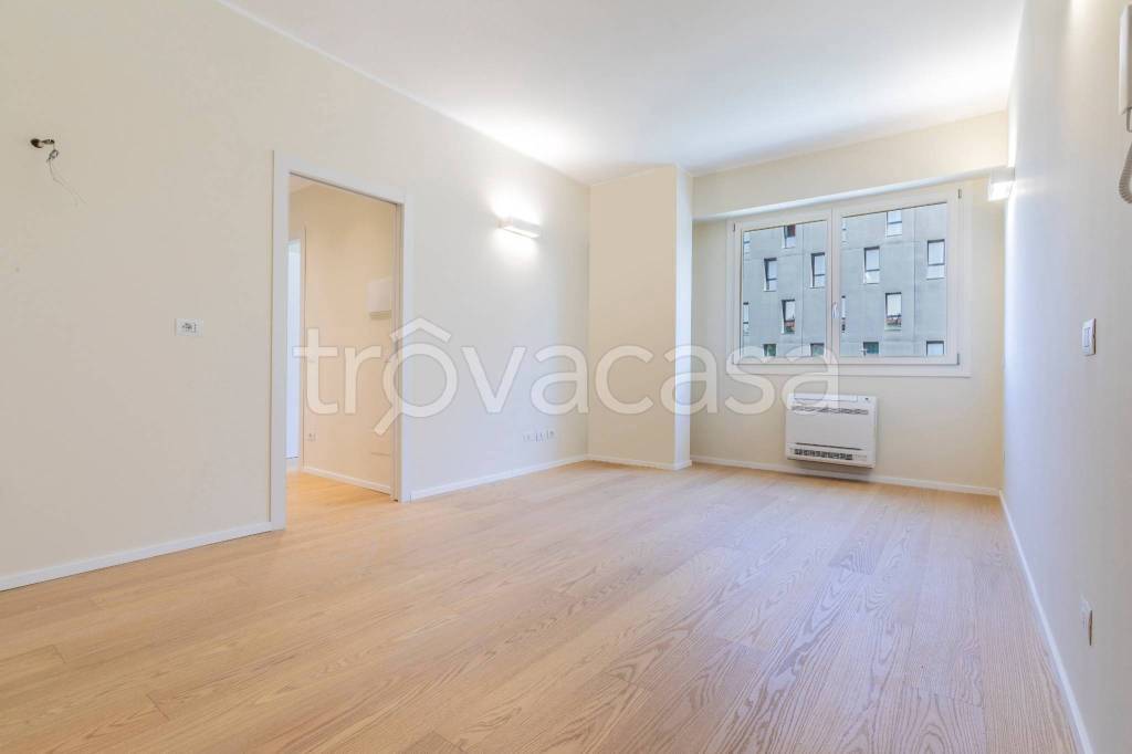 appartamento in vendita a Milano in zona Forlanini