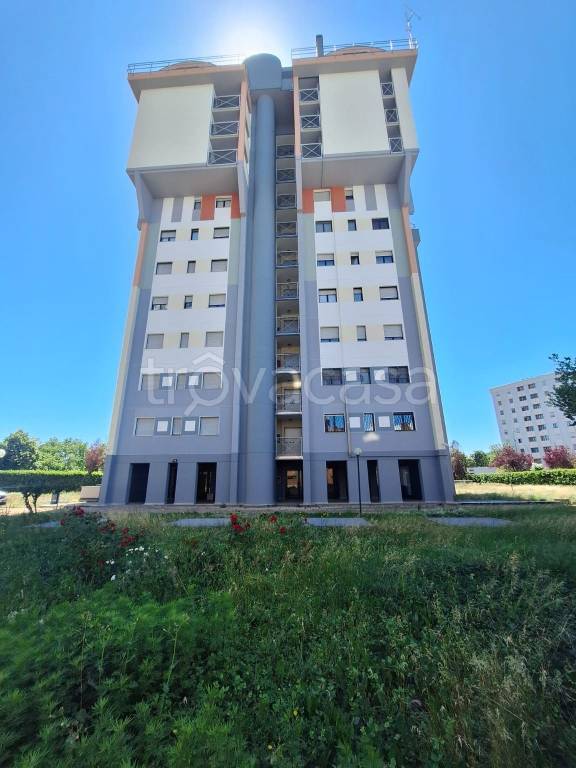 appartamento in vendita a Milano in zona Lorenteggio
