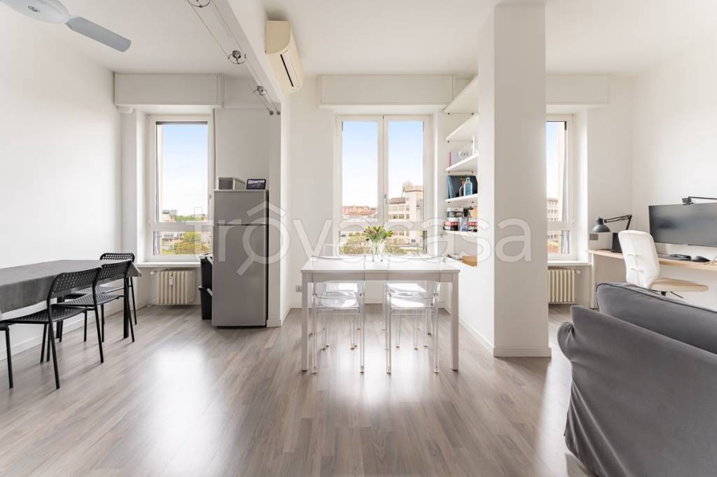 appartamento in vendita a Milano in zona Porta Genova