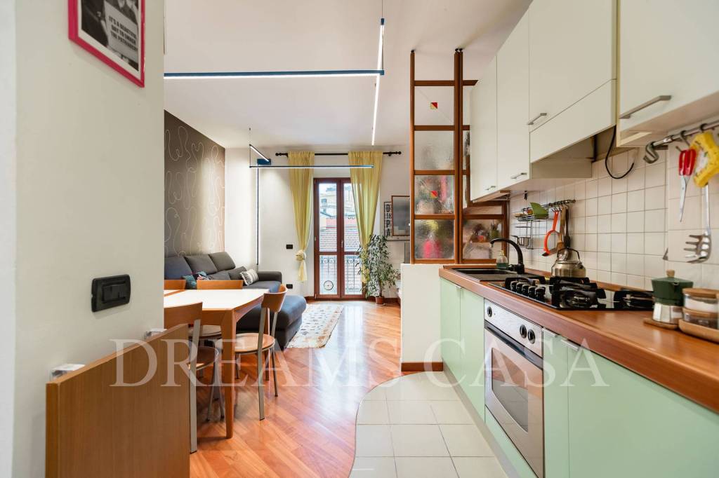 appartamento in vendita a Milano in zona Loreto