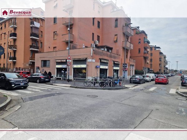 locale commerciale in vendita a Milano in zona Bicocca