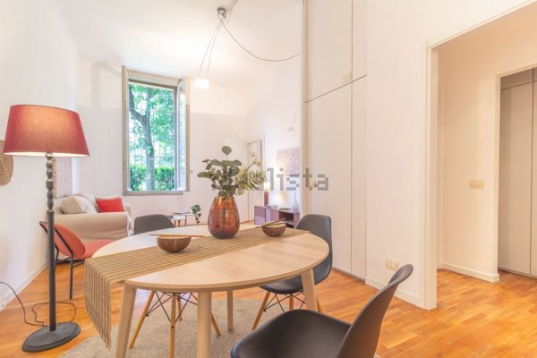 appartamento in vendita a Milano in zona Guastalla