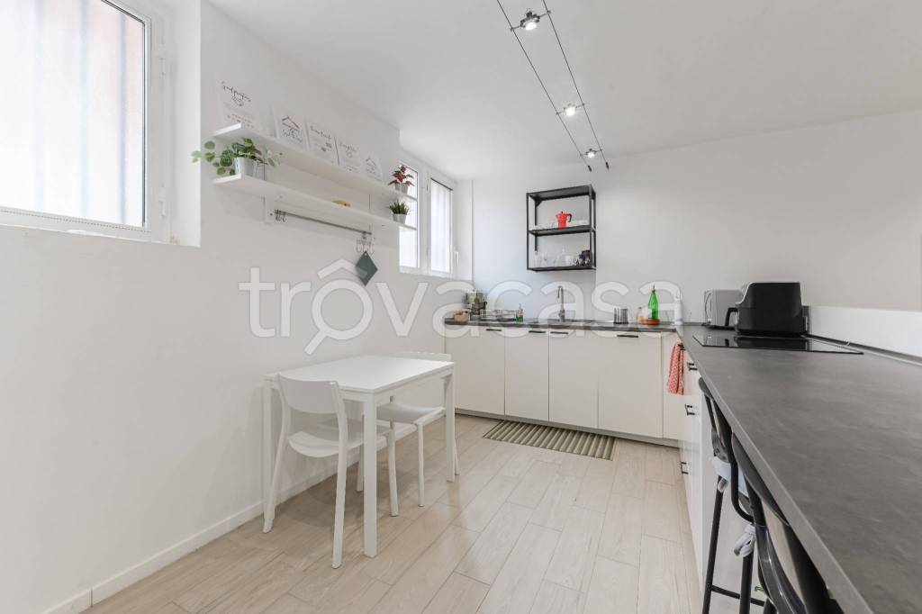 appartamento in vendita a Milano in zona Crescenzago