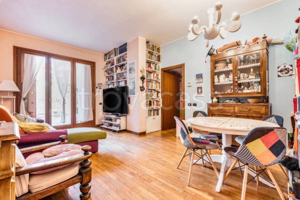appartamento in vendita a Milano in zona Gorla