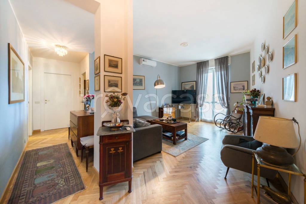 appartamento in vendita a Milano in zona Città Studi