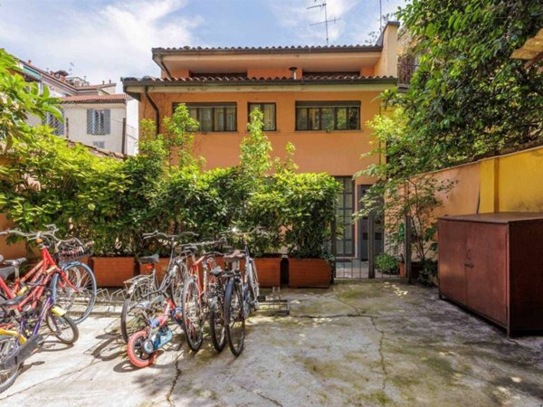 casa indipendente in vendita a Milano in zona Porta Genova