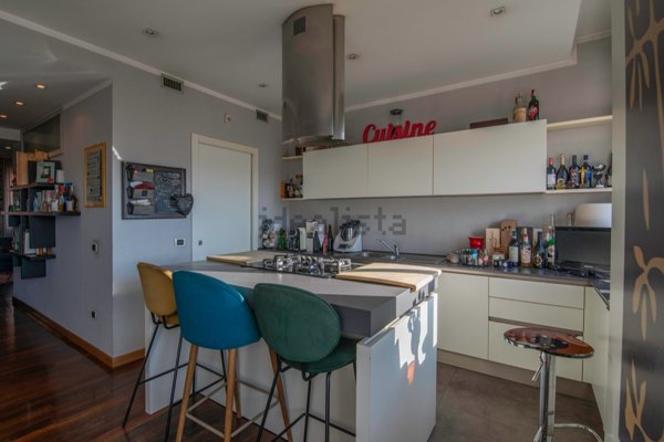 appartamento in vendita a Milano in zona De Angeli