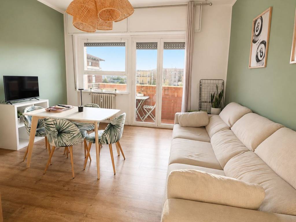 appartamento in vendita a Milano in zona Lorenteggio