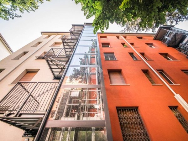 appartamento in vendita a Milano in zona Corvetto