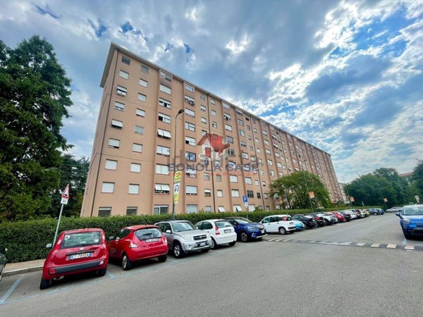 appartamento in vendita a Milano in zona Gallaratese