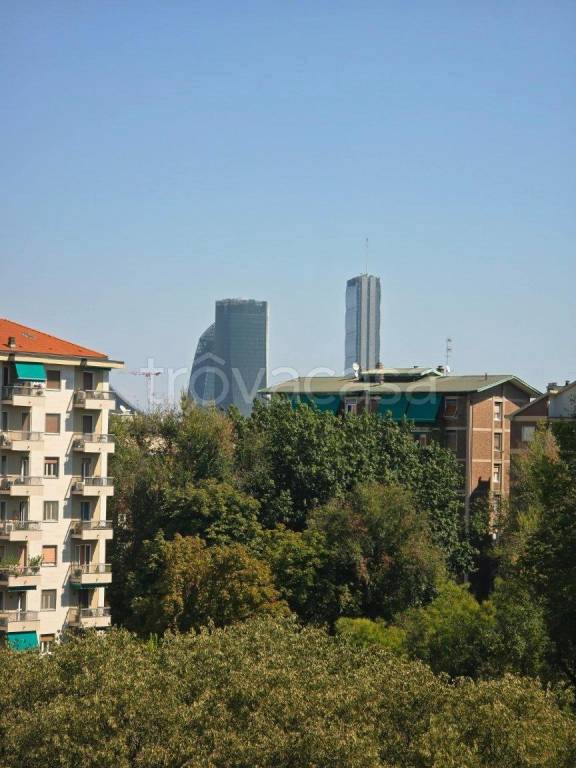 appartamento in vendita a Milano in zona Bande Nere
