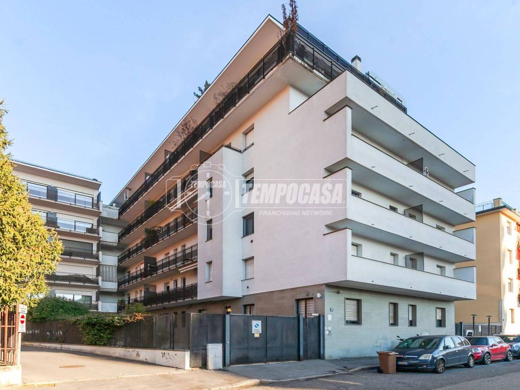 appartamento in vendita a Milano in zona Dergano