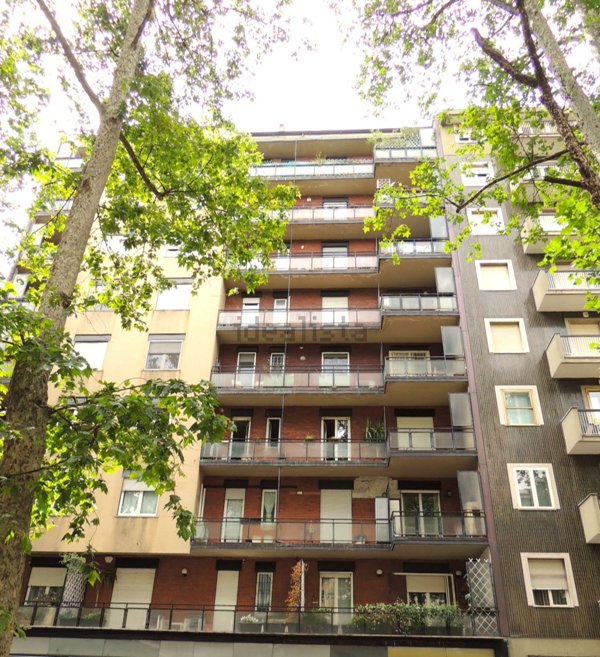 appartamento in vendita a Milano in zona Piazzale Lodi
