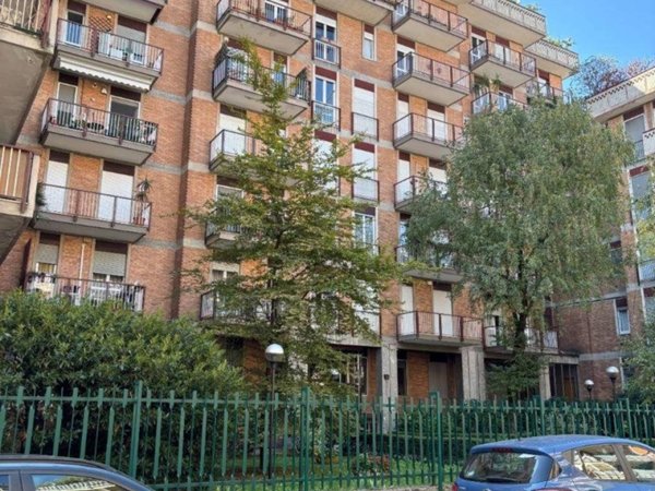 appartamento in vendita a Milano in zona Corsica