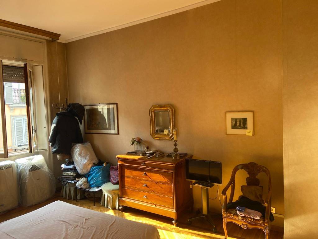 appartamento in vendita a Milano in zona Guastalla