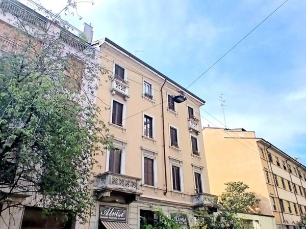 appartamento in vendita a Milano in zona Cinque Giornate
