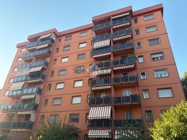 appartamento in vendita a Milano in zona Gallaratese