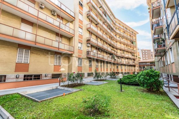 appartamento in vendita a Milano in zona Precotto