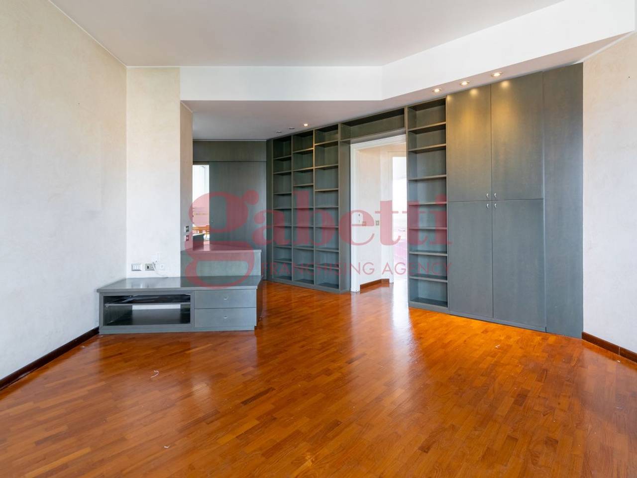 appartamento in vendita a Milano in zona Dergano